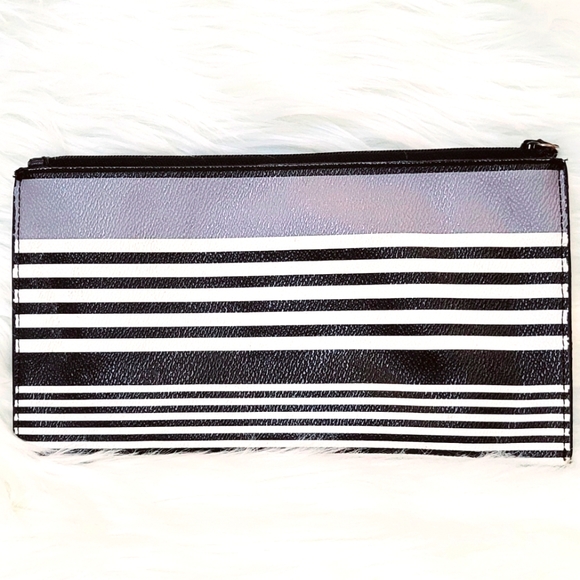 Vera Bradley Pebbled Faux Leather Wristlet‎ Wallet Gray Black With Flaws - Picture 2 of 8